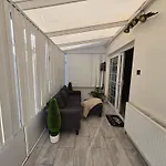 Stunning Home In Bristol
